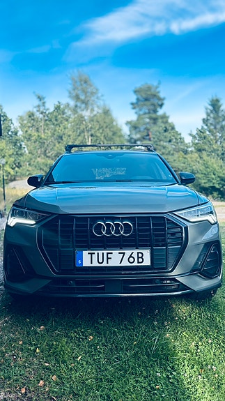Audi Q3 2 of 11