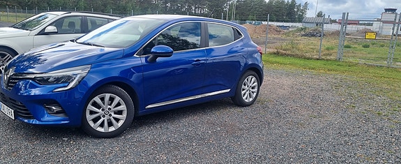 Renault Clio 2 of 8