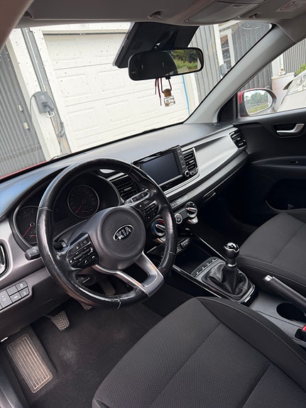 Kia Rio 8 of 9
