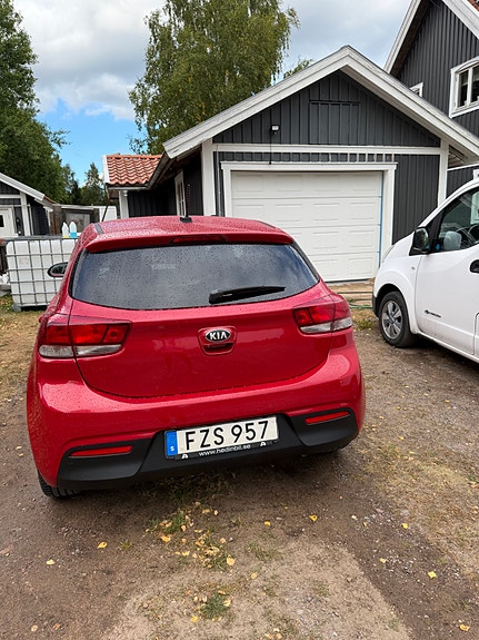 Kia Rio 2 of 9