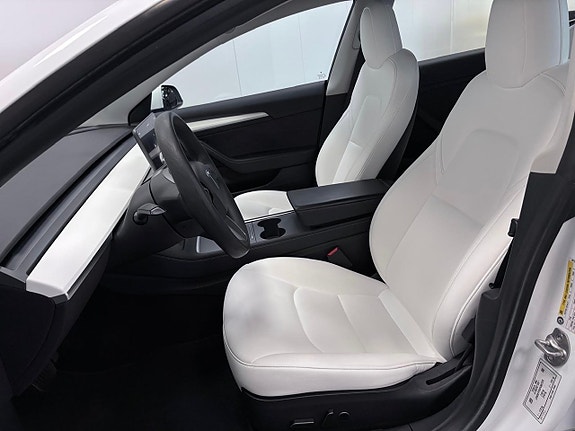 Tesla Model 3 12 of 18