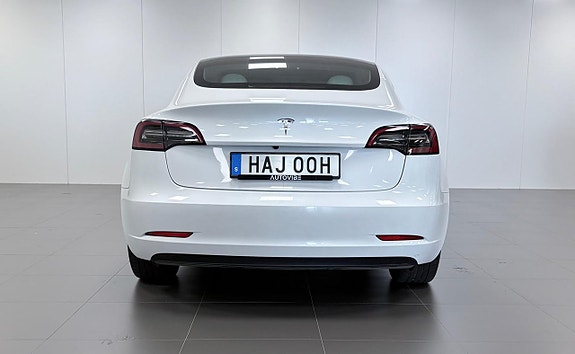 Tesla Model 3 6 of 18
