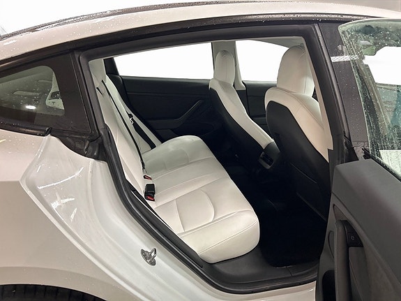 Tesla Model 3 6 of 6