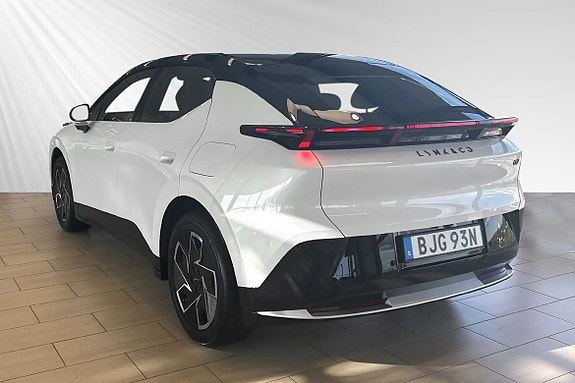 Lynk & Co 02 3 of 28