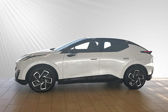 Lynk & Co 02 2 of 28
