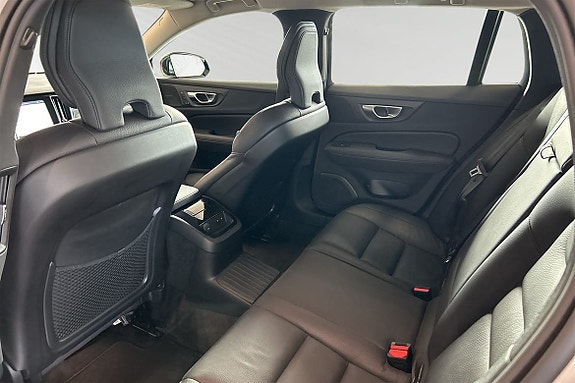 Volvo V60 8 of 27