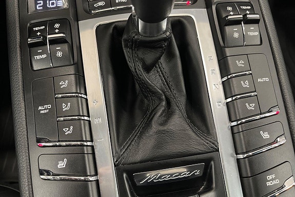 Porsche Macan GTS 22 of 28