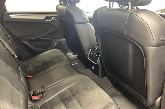 Porsche Macan GTS 24 of 28