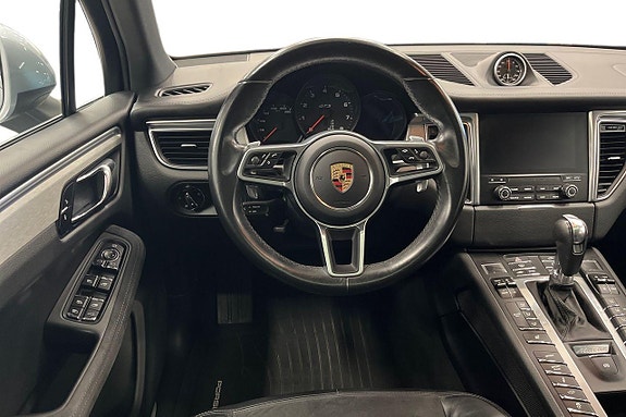 Porsche Macan GTS 14 of 28