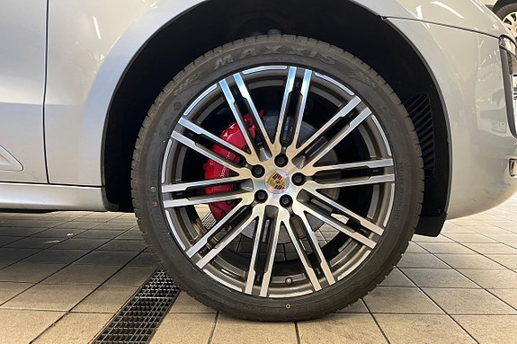 Porsche Macan GTS 10 of 28