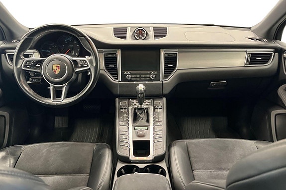 Porsche Macan GTS 13 of 28
