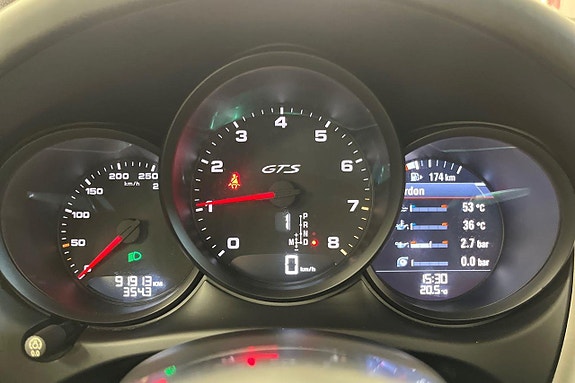 Porsche Macan GTS 16 of 28