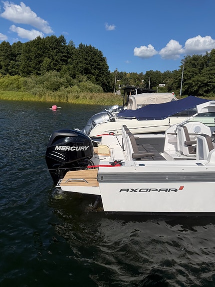 Axopar 24 HT - ankarspel, wc och kyl 10 of 14
