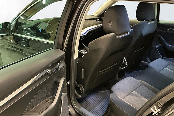 Skoda Octavia Scout 8 of 11