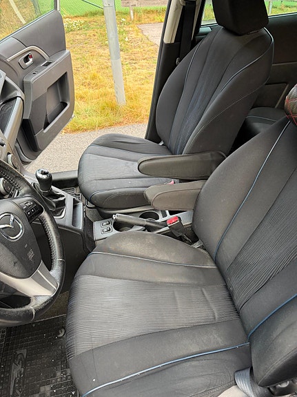 Mazda 5 2 of 6
