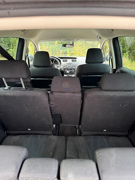 Mazda 5 4 of 6