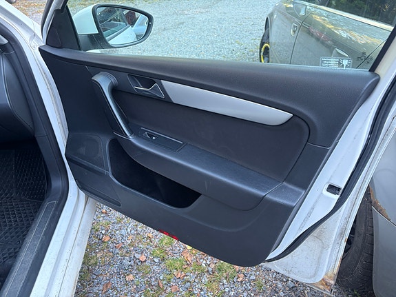 Volkswagen Passat 6 of 9