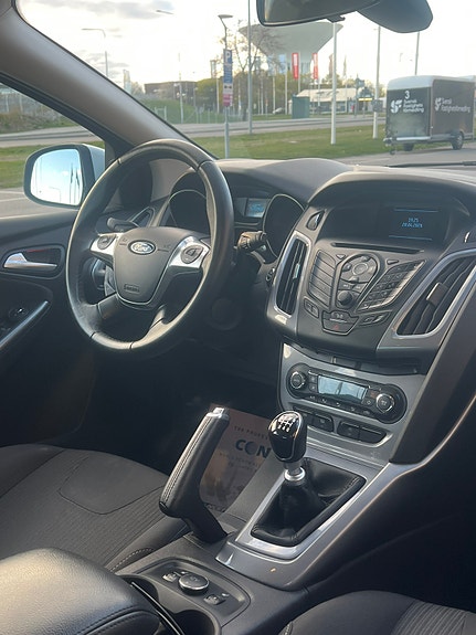 Ford Focus 9 of 9