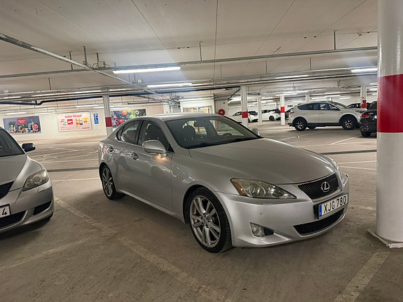 Lexus IS250 2 of 8