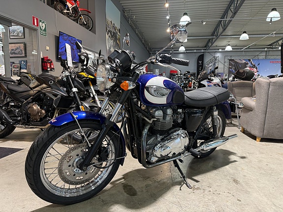 Triumph T100 Bonneville 6 of 12