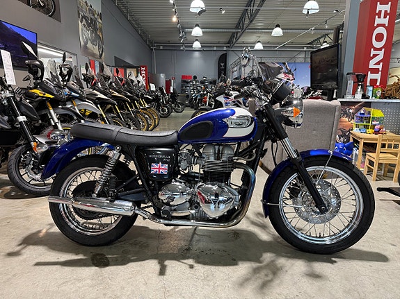 Triumph T100 Bonneville 2 of 12