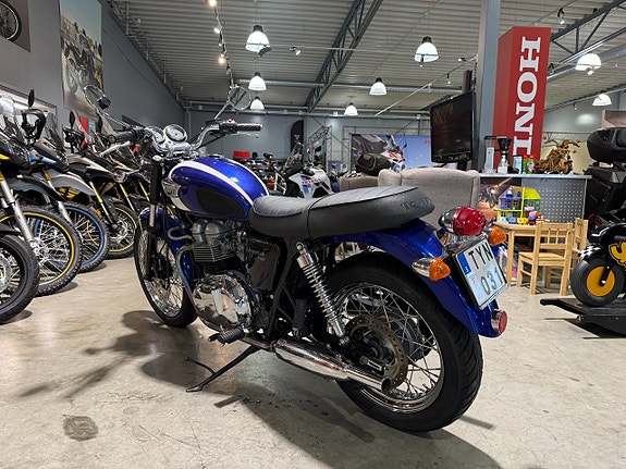 Triumph T100 Bonneville 4 of 12