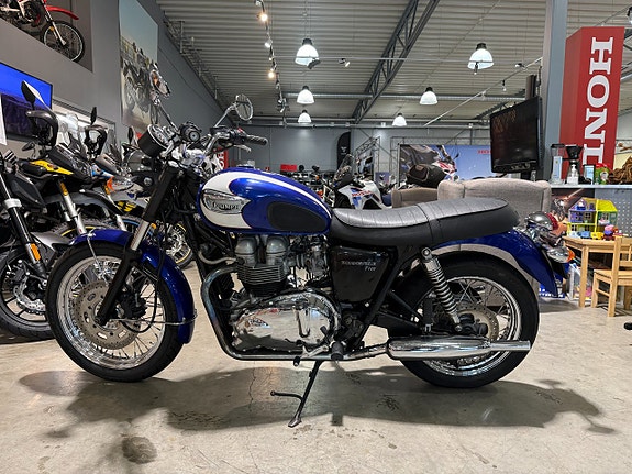 Triumph T100 Bonneville 5 of 12