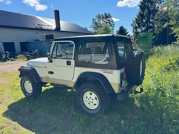 Jeep Wrangler 2 of 2