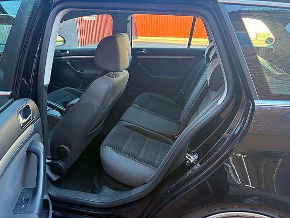Volkswagen Golf V 5 of 7