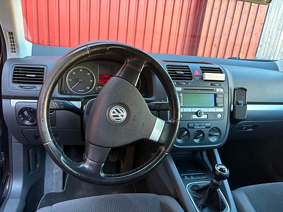 Volkswagen Golf V 7 of 7