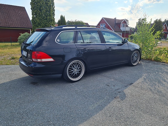 Volkswagen Golf V 2 of 7