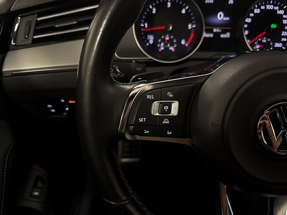 Volkswagen Passat 16 of 26