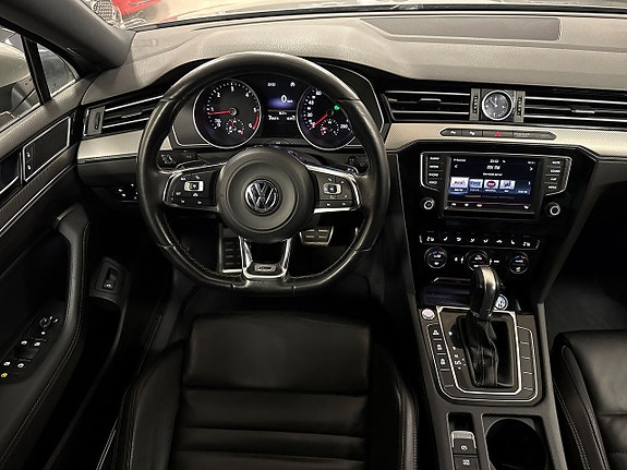 Volkswagen Passat 8 of 26