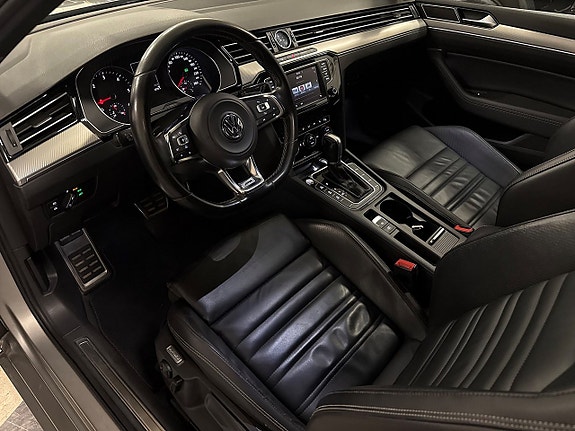 Volkswagen Passat 7 of 26