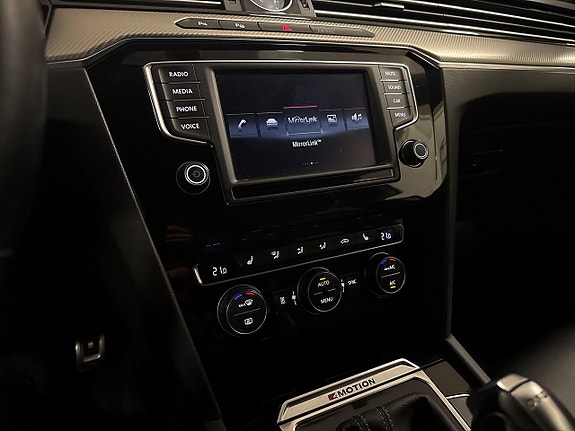 Volkswagen Passat 9 of 26