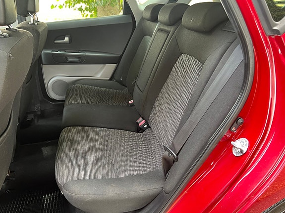 Kia Ceed 13 of 16