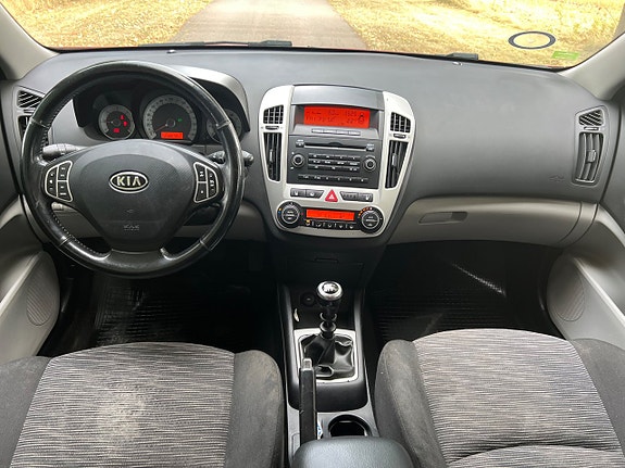 Kia Ceed 9 of 16
