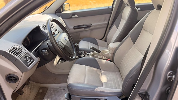 Volvo S40 10 of 15