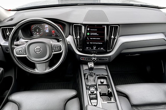 Volvo XC60 4 of 9
