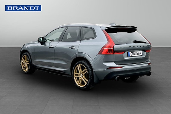 Volvo XC60 2 of 9