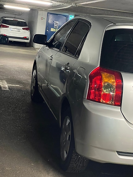 Toyota Corolla 4 of 8