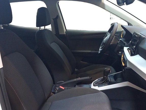 Seat Arona 7 of 11