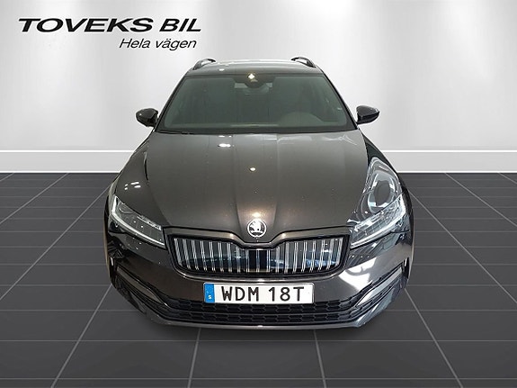 Skoda Superb 2 of 12