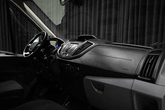 Ford Transit 29 of 30