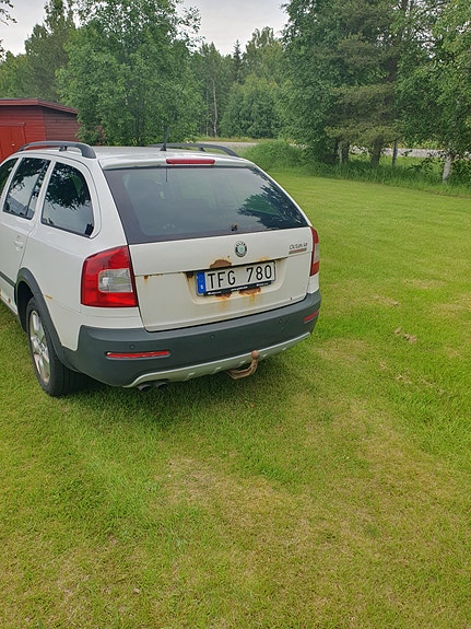 Skoda Octavia Scout 3 of 4