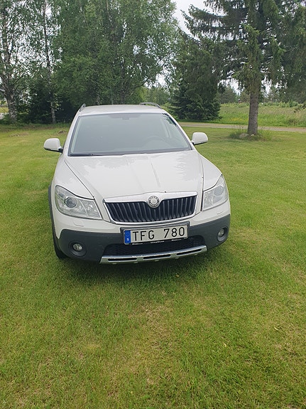 Skoda Octavia Scout 4 of 4