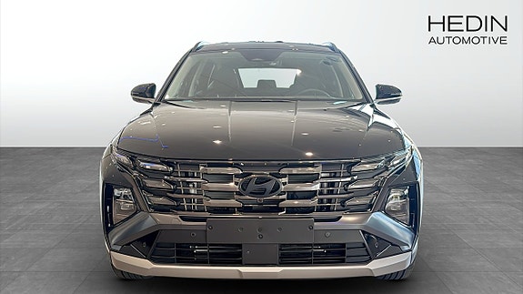 Hyundai Tucson 8 of 12