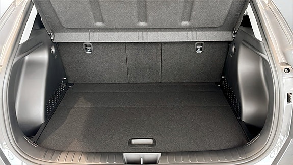 Hyundai Kona 10 of 12