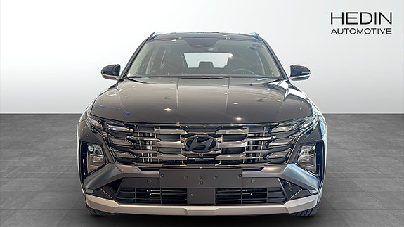 Hyundai Tucson 8 of 12