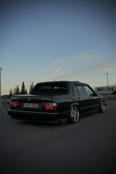 Volvo 760 2 of 6